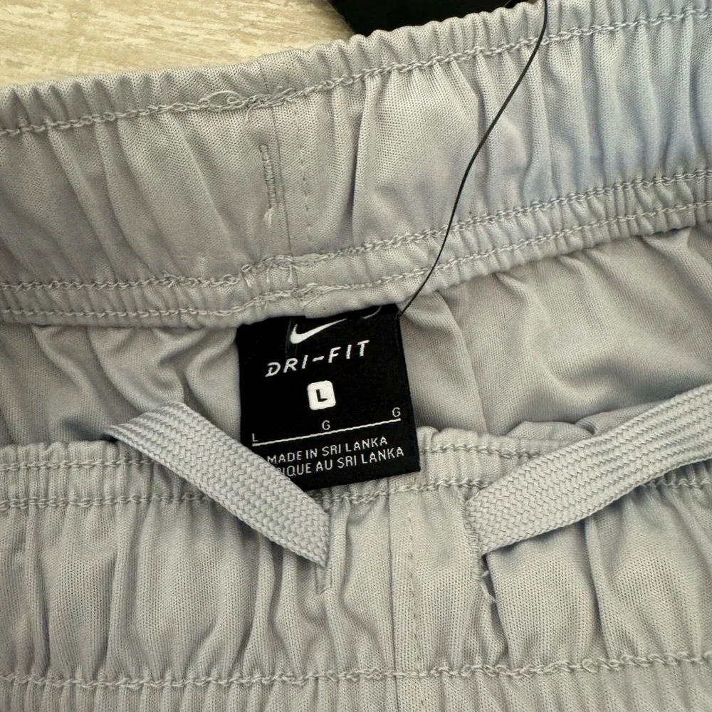 NIKE | Gray & Lime Green‎ Drawstrinf Sports Shorts w/ Pockets- Youth Large